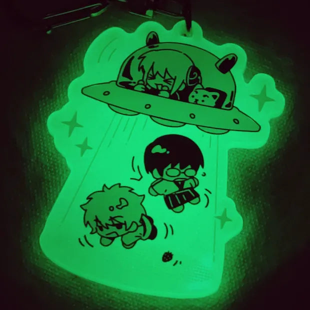 Custom acrylic keychain glowing in the dark – full glow display